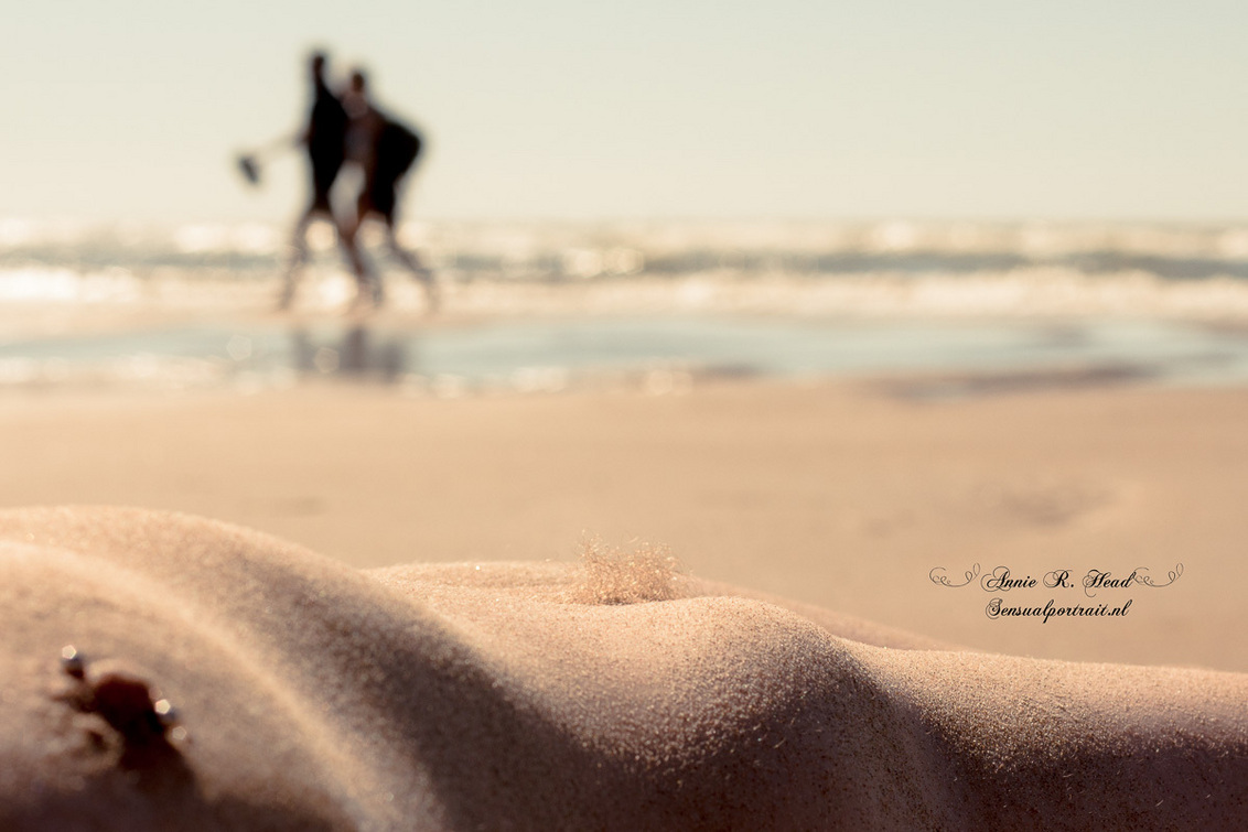 hiking down the beach - foto van sensualportrait - Naakt - Zoom.nl