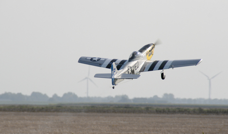 P51 Mustang - take off