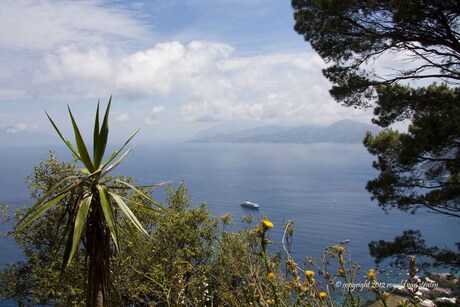 Foto vanaf het eiland Capri bij Italië