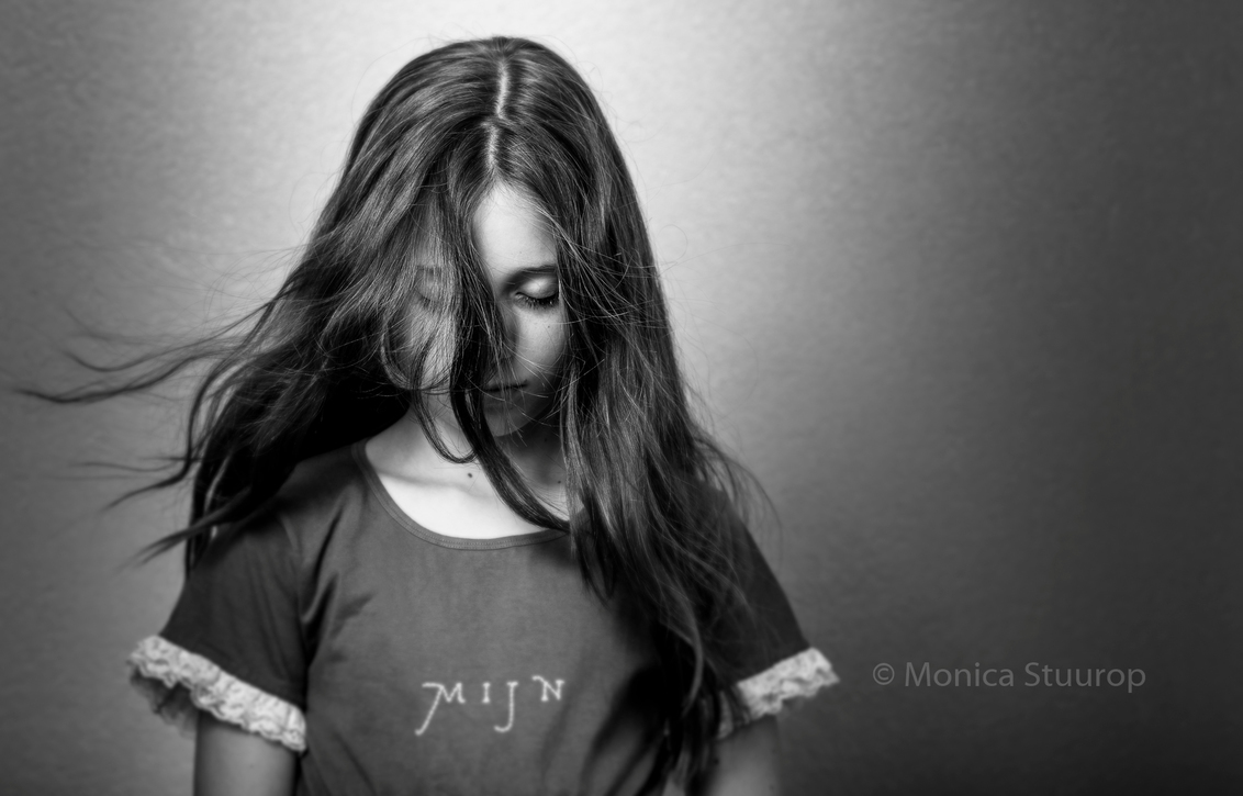 On the wrong side... - mijn alles. - foto door mestuurop op 30-05-2016 - deze foto bevat: licht, portret, kinderen, haar, lief