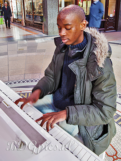 Leeds pianoman 3