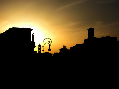 Skyline Rome met tegenlicht