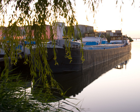 Schip in haven Amsterdam 1