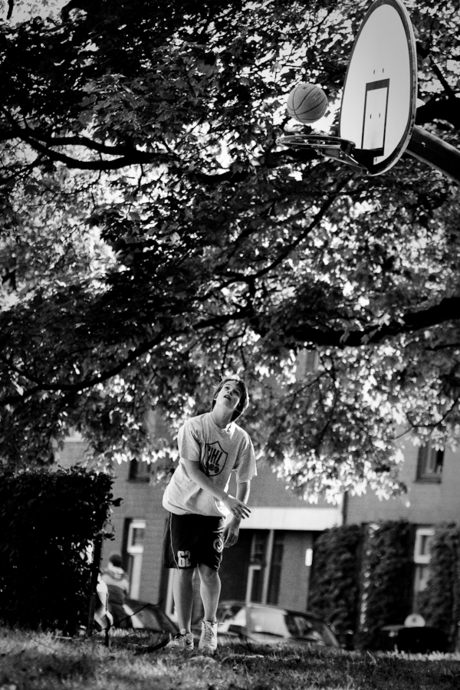 basketball in het park