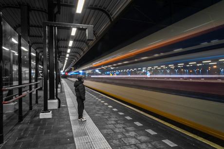 Passerende trein zwartwit met Quinn