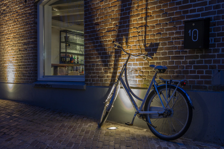 fiets tegen muur