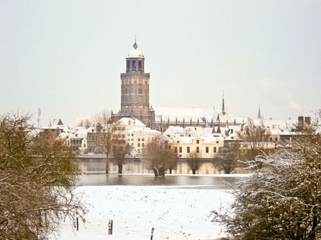 Toren Deventer in de winter