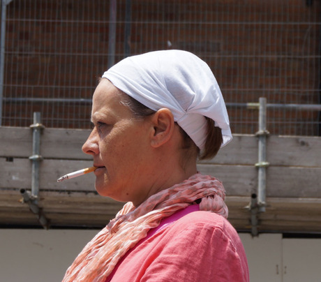 Vrouw met sigaret