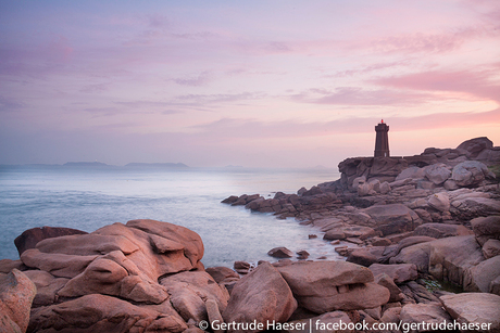 zonsopkomst bij Phare de Ploumanac'h.