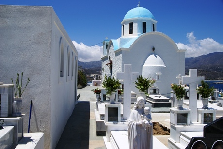 achterkant kerkje op Karpathos