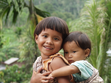 kinderen op Sumatra