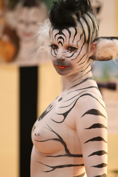 Zebra bodypaint