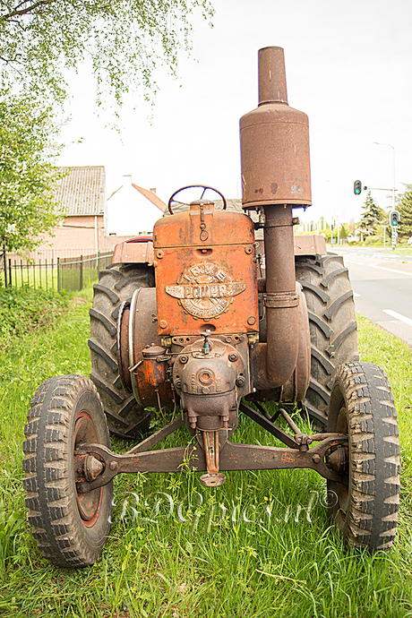 Oude Tractor 10