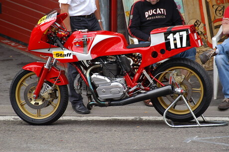 Klassieker Ducati racemotor 70'er jaren