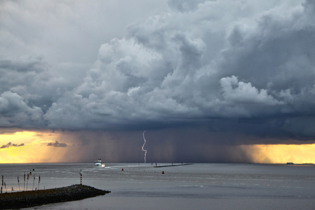 Onweer Boven Wad