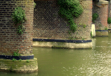 Pijlers Wijnbrug