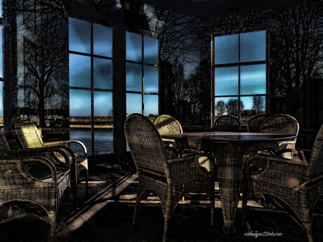 Tearoom Nocturne HDR