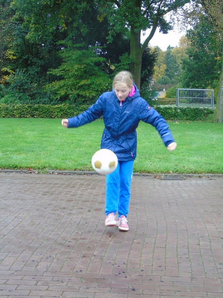 hoog houden romy linthorst (voetbal)
