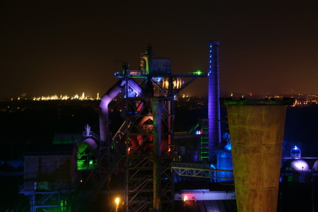 fabriek by night