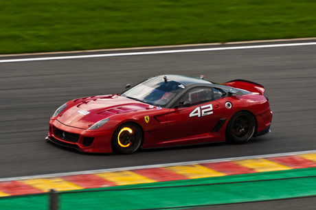 Ferrari 599XX Glowing discs