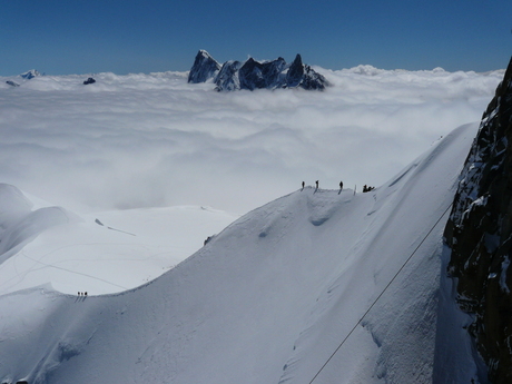 Wandelen op de flank van de Mont Blanc