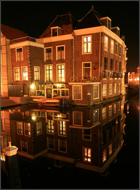 Leiden by night