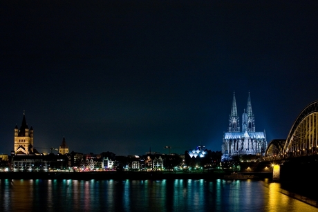 Keulen Altstadt in de avond