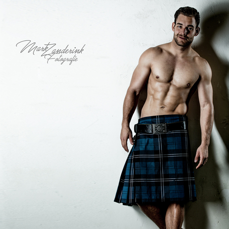 Men in kilt