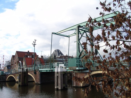 hoge brug overschie