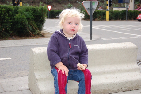 Hè hè ff een boterhammetje eten