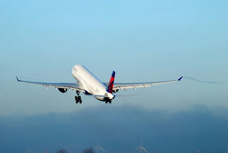 Takeoff Delta A330-200