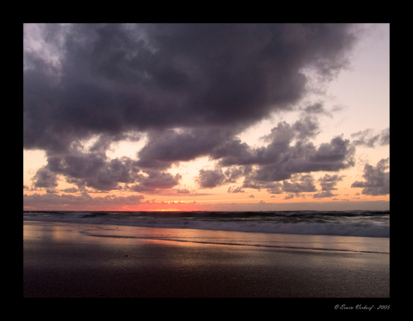 Zonsondergang Vlieland - donkere wolken