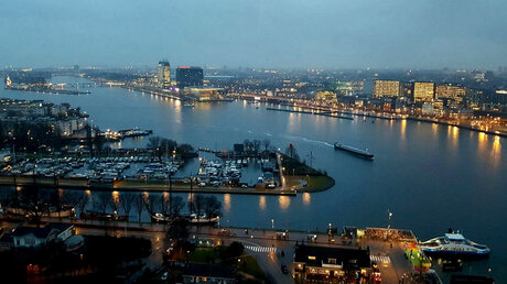 Amsterdam bij nacht