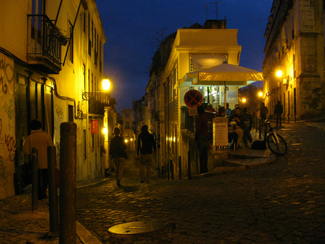 Straatje in Lissabon Portugal