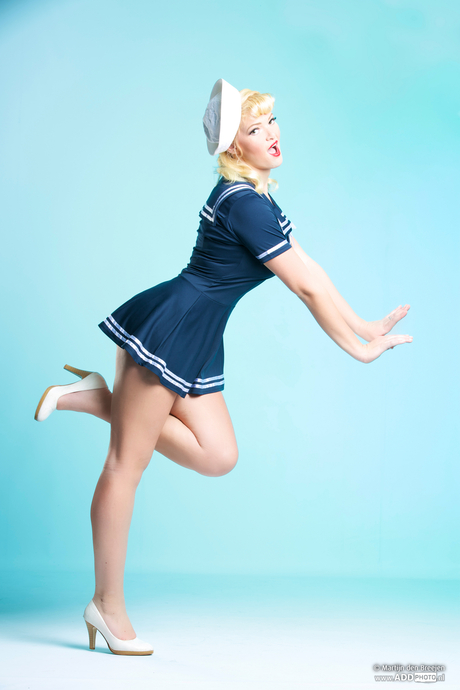 Pin up sailor