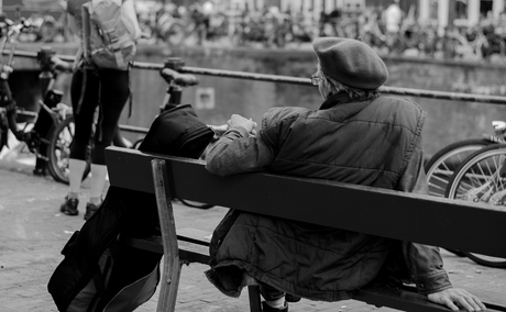 homme froid de travail