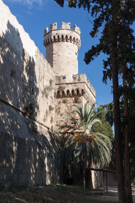 Toren in Rhodos oude stad Griekenland