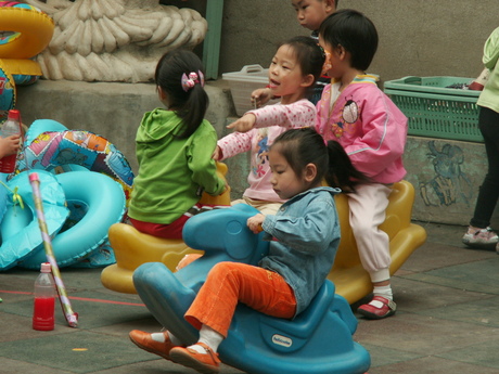 spelende kinden in china