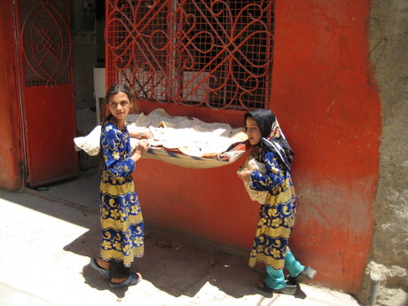 Twee zusjes in Shiraz, Iran.