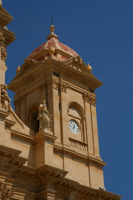 Noto (dom)