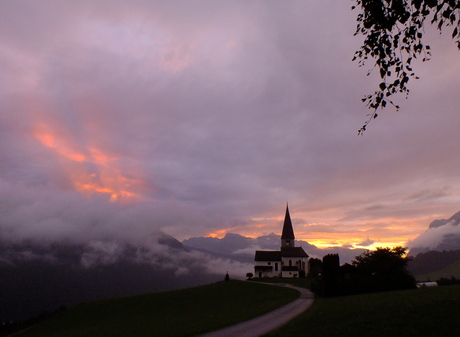 Kreuzbergkerkje in avondlicht