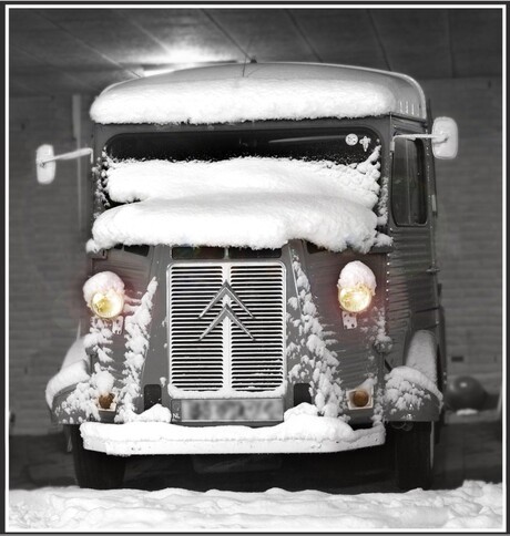 Citroen in de sneeuw