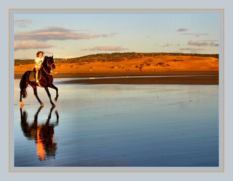 Avondzon op het strand van Essaouira