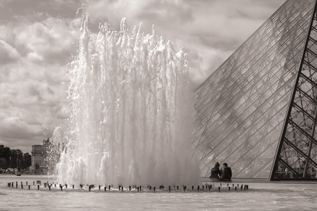 Sparkling love in Paris