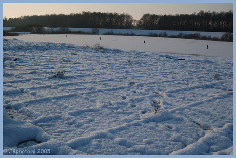 Tegelplateau in de sneeuw