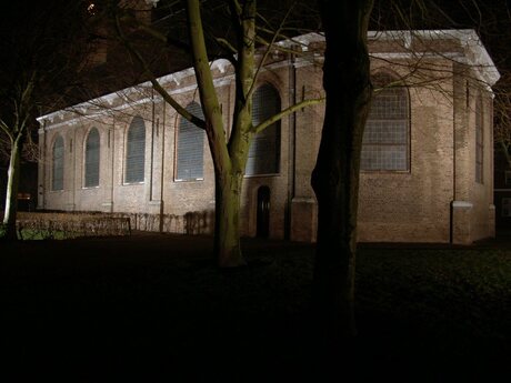 Kerk bij avond