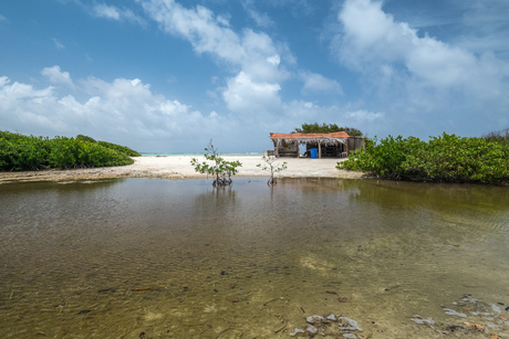 Beach hut