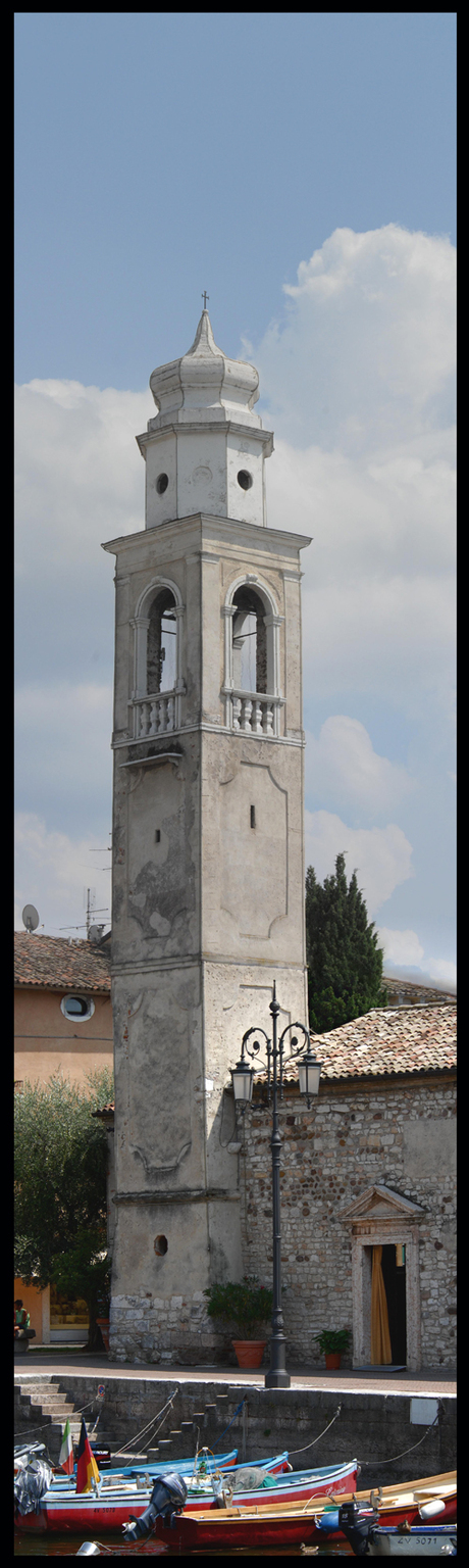 Toren in Lazise aan het gardameer