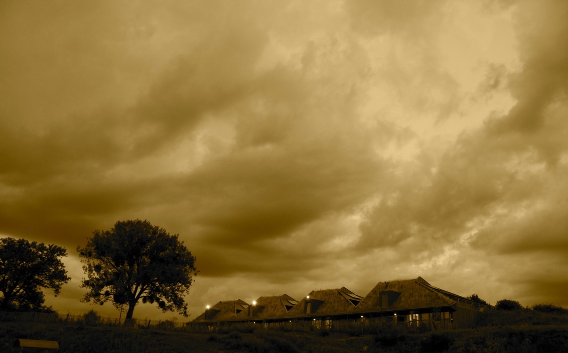 Een wolkenbrul was 't gisteren. - De foto een andere kleur gegeven. - foto door iniels.aussems op 12-08-2013