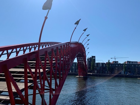 De rode brug in Amsterdam